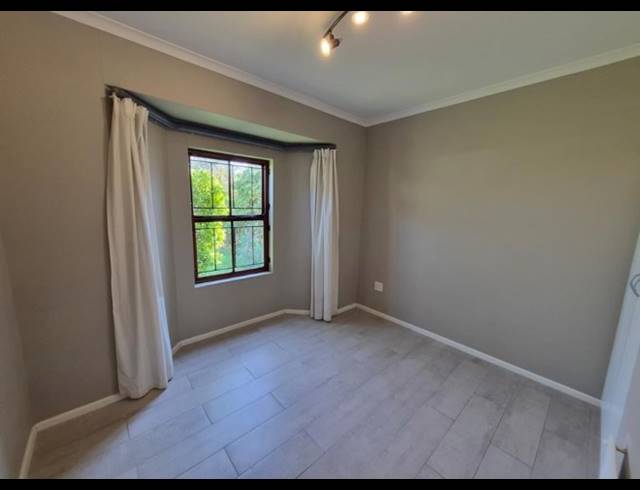 3 BEDROOM HOUSE TO LET IN WEST BEACH
